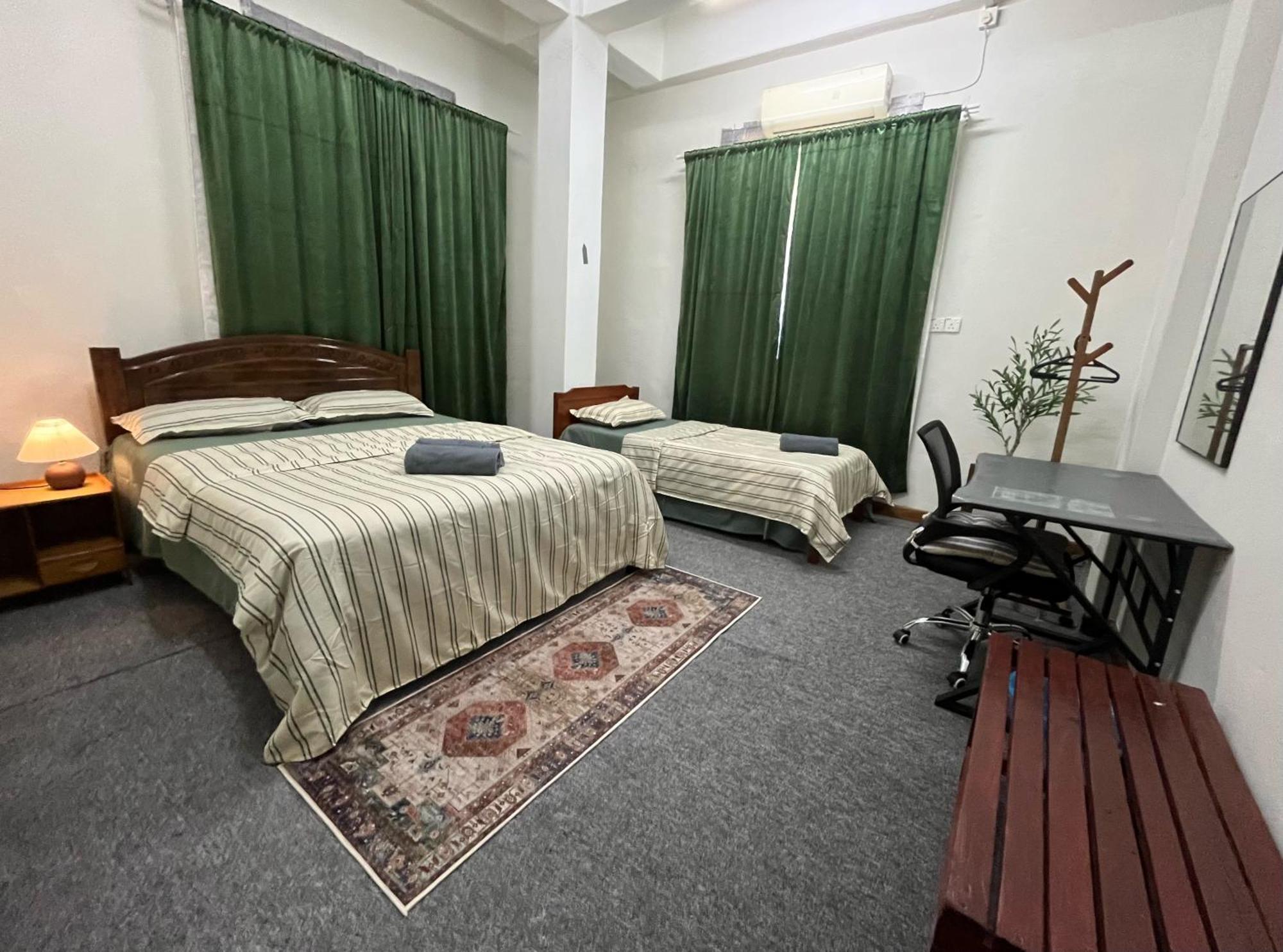 La Wood Homestay Near Kuala Besut Jetty Kampung Kuala Besut Exterior foto